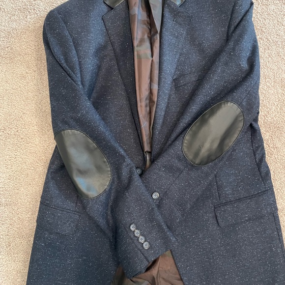 Andrew Marc blazer with Faux leather Elbow Patch & Collar. Worn collar. - Picture 3 of 11